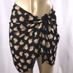 Zuliana Floral Cover Up/Sarong Tie Skirt. Made in USA. New With Tags
